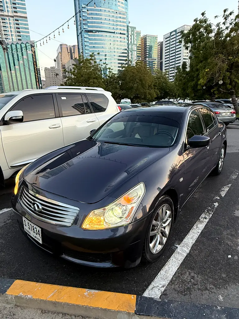 Infiniti G37 2009 — photo 1 of 15