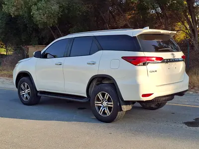 2019 Toyota FORTUNER — миниатюра 4