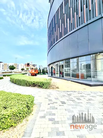 Corner Retail Unit | Bright Space | Excellent Visibility