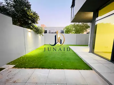 BRAND NEW -// TH FULLY CORNER UNIT-// PRIME LOCATION CLOSE TO ALl AMENITIES-///GARDEN IS READY -/NO DEPOSIT