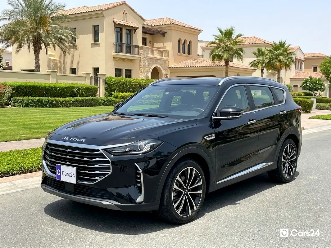 Jetour X70 Plus 2023 — photo 1 of 13