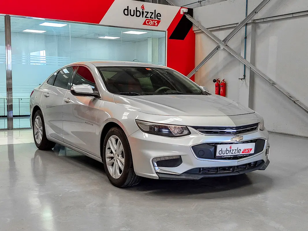 Chevrolet Malibu 2017 — photo 1 of 14