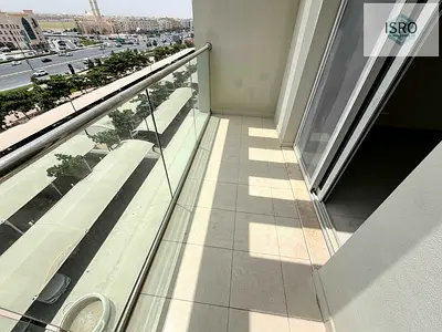 استوديو مع شرفة بإطلالة مفتوحة، مساحة 500 قدم مربع، حجم كبير