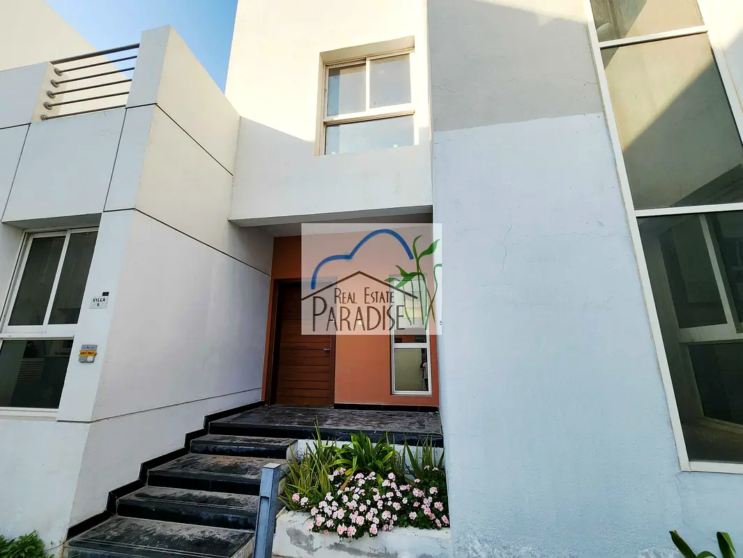 1 month free free/ 4 Bedrooms all Master/Living-dinning/Maid Room/Fitted Kitchen /2 parking/terrace/private back yard/shared swimg-pool Rent in Mirdif