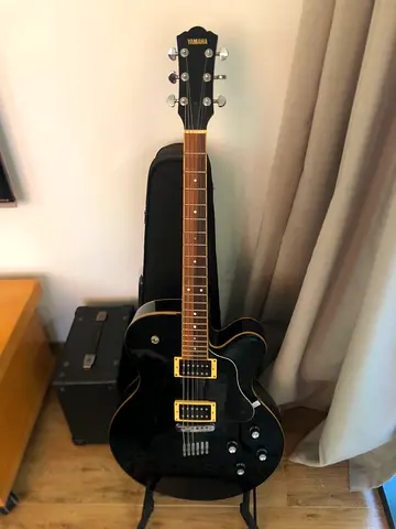 Yamaha electric guitar for sale AED 800/-