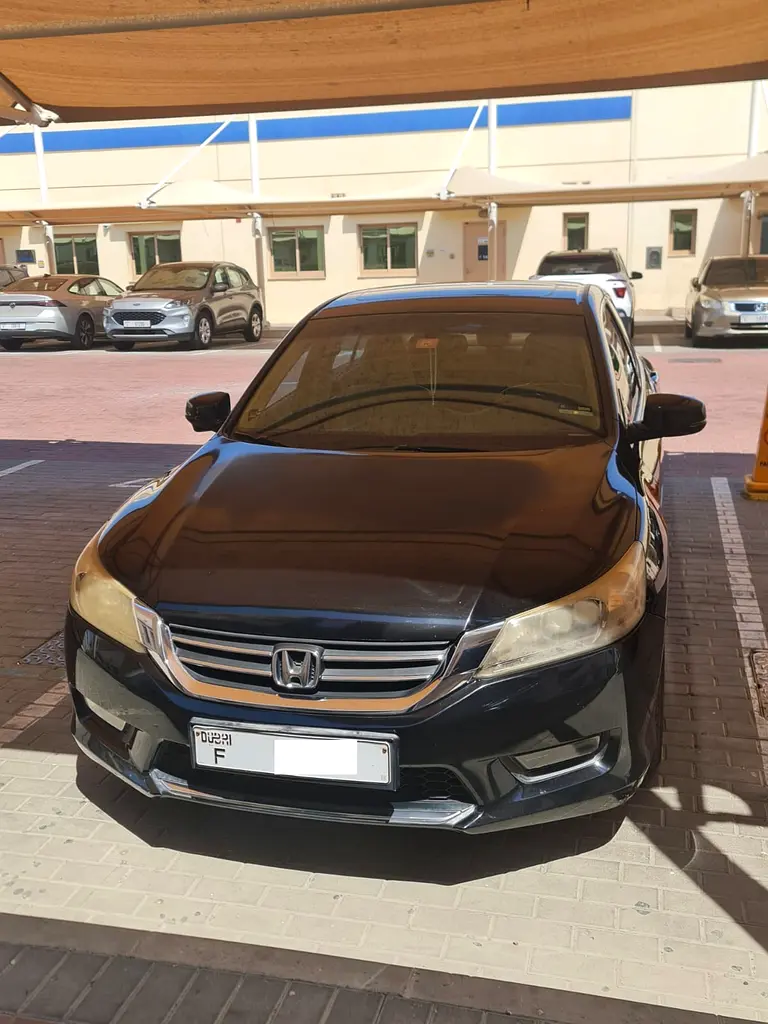 Honda Accord 2014 — photo 1 of 8