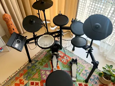 Roland TD-17 V-Drums kit- Good Condition