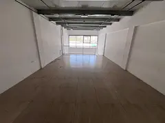 A unique investment opportunity to rent a commercial space in a prime location, with ample space and