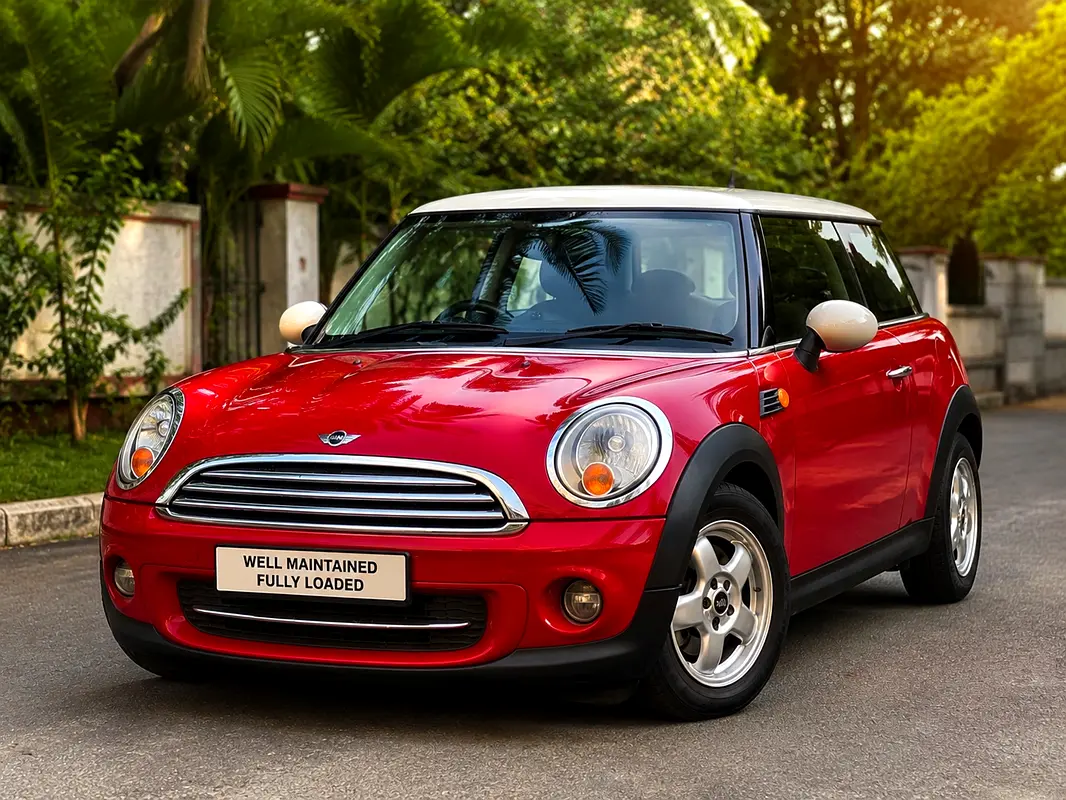 MINI Cooper 2011 — photo 1 of 2