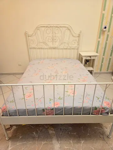 White Metal Double Bed  (Good Condition)