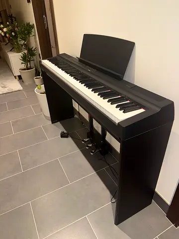 YAMAHA P125 piano