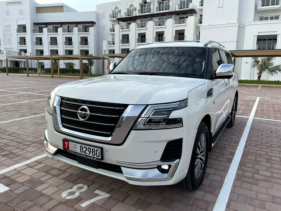 Nissan Patrol 2021 — photo 1 of 20