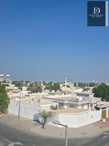 A golden opportunity – a residential and commercial building in the heart of Semnan 📍 Excellent investment location Directly on Kosmolizer Medical Street Very close to Al-Zaid Road in a vibrant and bu