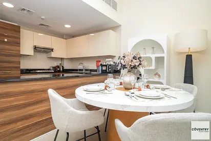 Elegant 1BR | Marina Skyline | Short-Term Stay