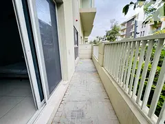 SPACIOUS STUDIO WITH GARDEN READY TO MOVE