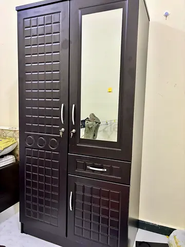 280 AED—Newly bought 3-Door Wardrobe with Mirror and Drawers for SALE