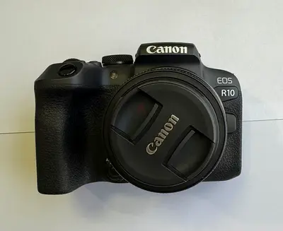 Canon EOS R10 + RF-S 18-45mm Lens | Excellent Condition | Only 4,000 Shutter Count