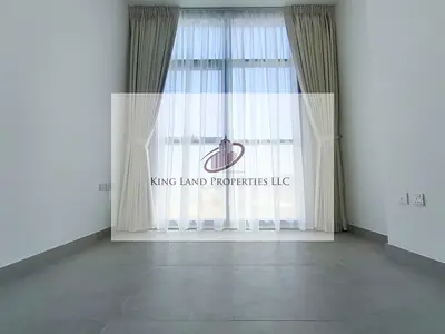 شقة واسعة بثلاث غرف نوم وصالة | شرفة | غرفة غسيل | 89,999 درهم إماراتي