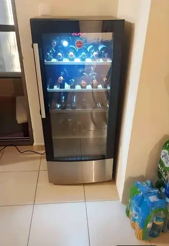 Hoover 72 bottle wine fridge / cooler in good working condition, free delivery
