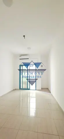 1bhk with split AC fited with balcony hall close available in al Qasimia just in 28k available now