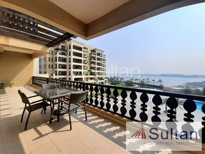 Stunning Sea/ Pool view High Floor Beach Access