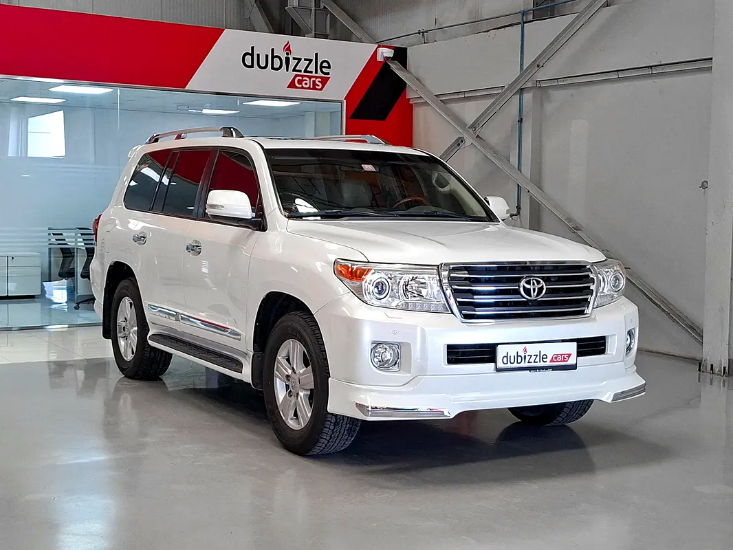 Toyota Land Cruiser 2015 — photo 1 of 15