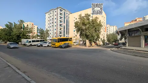 ارض زاوية سكني تجارية في قلب عجمان