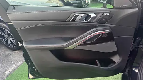 2025 BMW X6 thumbnail 8