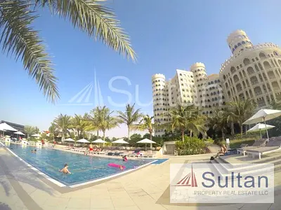 850Sqft furnished Studio in 5* Hotel
