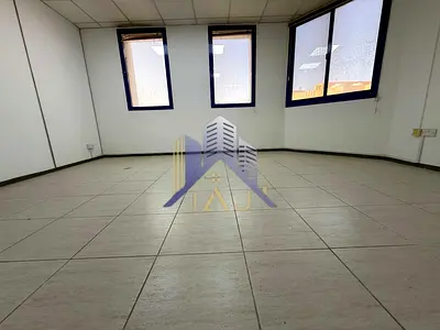 Separate Office in Hor Al Anz East – DEWA & Chiller Free