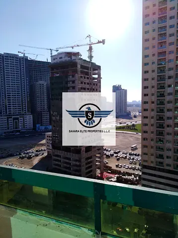 عرض محدود) غرفة نوم واحدة بمساحة ألف مع شرفة بالقرب من أنصار مول ومركز صحارى + دورات مياه كاملة اتصل بمعز خان عرض لفترة محدودة