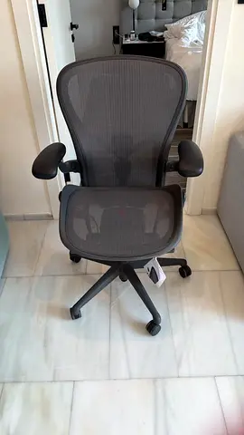 .Brand New Stock Remastered V2 Herman Miller Aeron Chair Full Option Graphite Size B