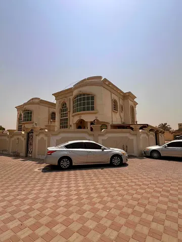 Spacious 5 Bedroom Villa with Hall & Majlis for Rent in Al Rawda 3 – AED 115K