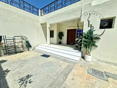 LAHWISH 5 BHK VILLA JUST 85K TWO KITCHENS INSIDE NEW AC PARKING INSIDE