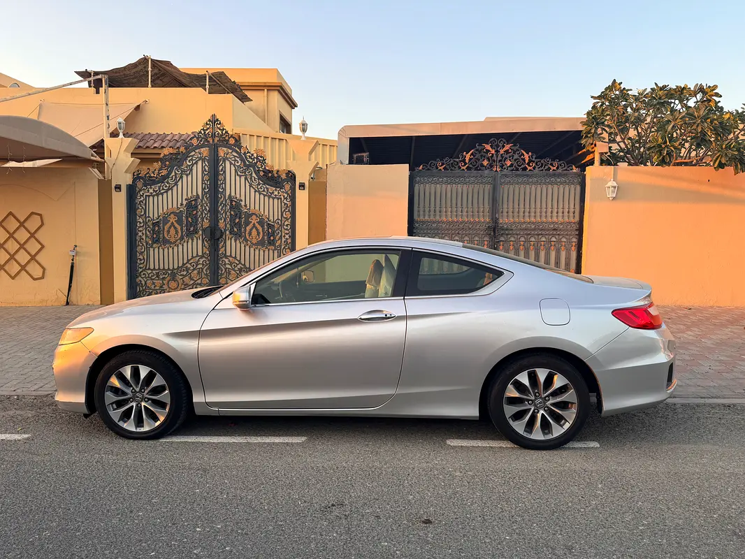 Honda Accord 2014 — photo 1 of 7