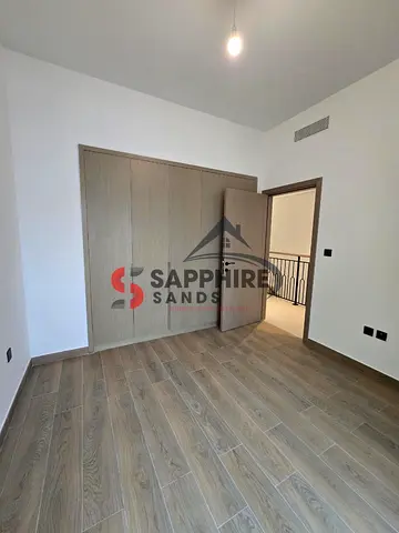 | Luxury 4 br | Single row | Gated community | Premium amenities
