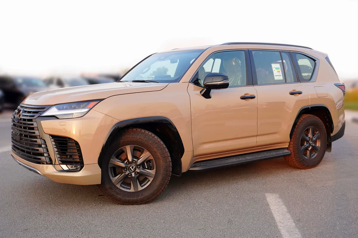 Lexus LX-Series 2025 — photo 1 of 20