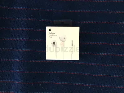 Original Apple EarPods (3.5mm Headphone Plug)