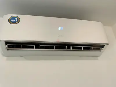 Midea split Unit
