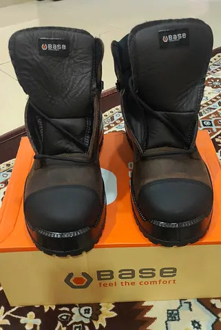 New made in Italy Base brand safety shoes 43 size for sale on cheap price only 150 AED