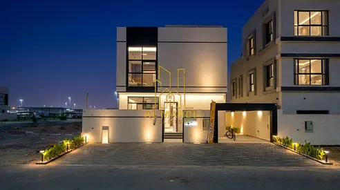 🏡 **تملك فيلا فاخرة 6 غرف ماستر في الباهية – عجمان | طابقين + رووف | شامل رسوم التسجيل**