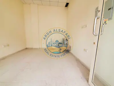 Chaper price shop available for rent in Muwaileh