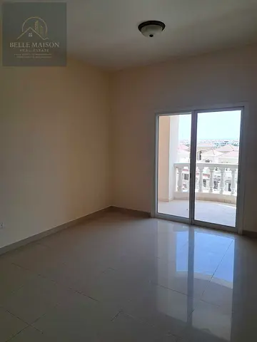 ستوديو غير مفروش | 450 قدم² / 42 م² | شرفة | رويال بريز 2 | قرية الحمراء | 28,000 درهم سنوياً