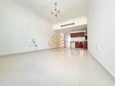 spacious studio with gym free