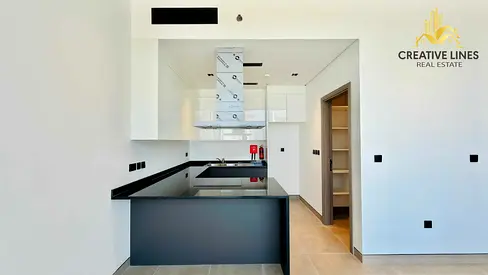 Brand New Modern Layout Spacious Unit