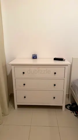 complete set White 3-Drawer Dresser / Chest of Drawers - Good Condition