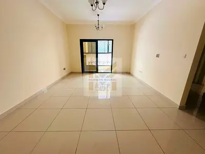 Luxury & Lavish 1-Br//Bright & Spacious//wardrobe & Balcony + Open View//1-Covered Parking//4&6 Chqs