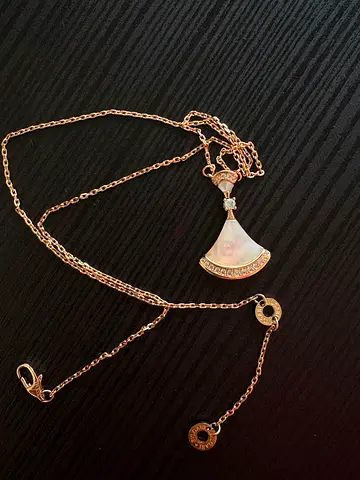 white rose gold chain