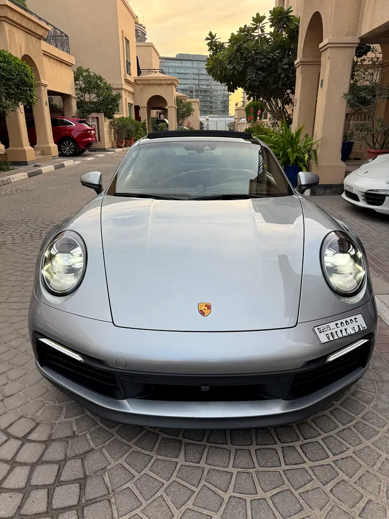 Porsche 911 2020 — photo 1 of 6