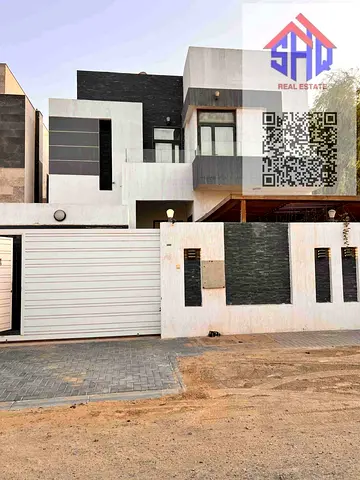 For sale, a villa, including water, electricity, and air conditioning, fully furnished, with five rooms, a living room, a maid's room, a garden, and a sitting room outside.